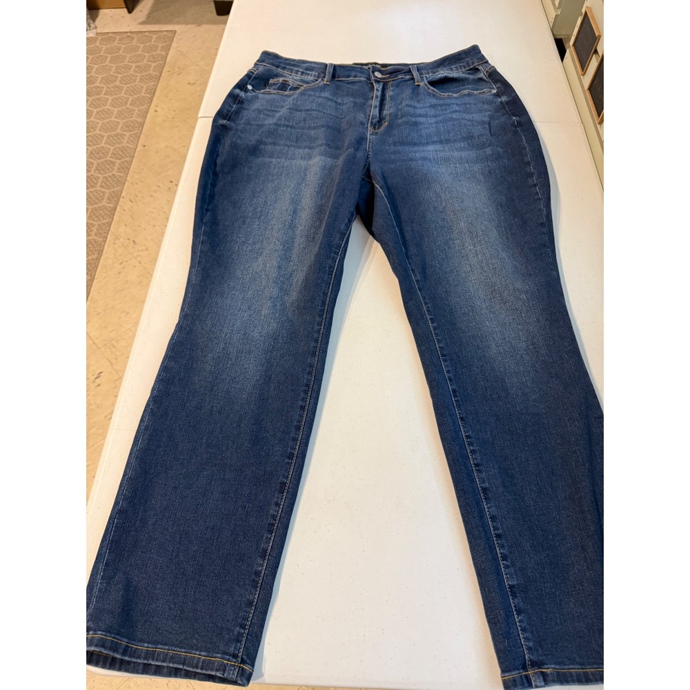 Judy Blue Mid/Dark Wash Relaxed Boyfriend Jeans